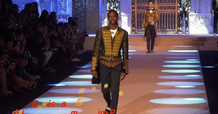 Synowie gwiazd w rolach modeli podczas pokazu duetu Dolce & Gabbana