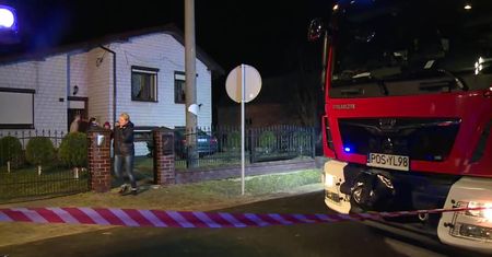 Samochód uderzył w dom pod Ostrowem Wielkopolskim