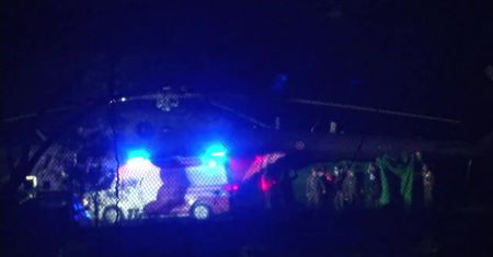 Chłopcy uratowani z jaskini przetransportowani do szpitala helikopterem