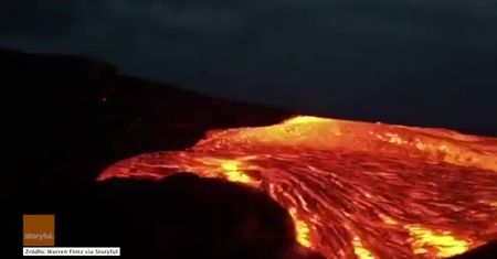 Lawa nagrana z bliska. Kilauea strzela na kilkadziesiąt metrów w górę