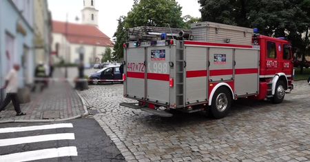 „Samochód tylko szurnął i pojechał”. Próba kradzieży bankomatu w Bolkowie