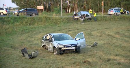5 osób rannych po zderzeniu dwóch aut pod Szczercowem w województwie łódzkim