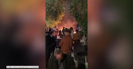 Barceloński bard na trudne czasy. Pianiście nie przeszkadzały pożary, wybuchy ani radiowozy na sygnale