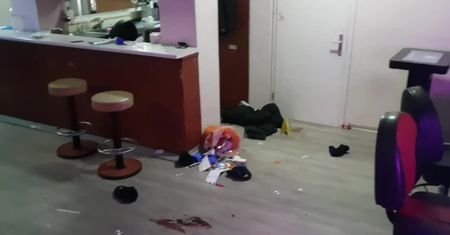 Ślady krwi w wielu miejscach. Nagranie z miejsca strzelaniny w barze w Hanau