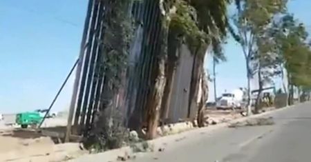 Runął mur na granicy USA z Meksykiem. Zniszczenia dokonał silny wiatr
