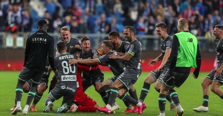 Puchar Polski: Lech przegrał z Lechią po rzutach karnych. Obrońcy tytułu zagrają w finale