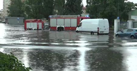 Przez Zgierz przeszła nawałnica. Zalany szpital zakaźny, gdzie leczą się pacjenci zakażeni koronawirusem