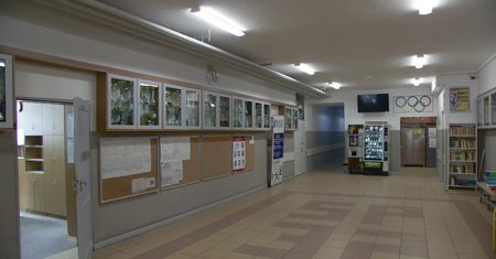 Dyrektor poznańskiej szkoły chce nauczania hybrydowego na początku roku szkolnego