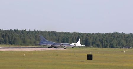 Rosyjskie bombowce bombardują poligon na Białorusi. Wspólne manewry “Słowiańskie Braterstwo”