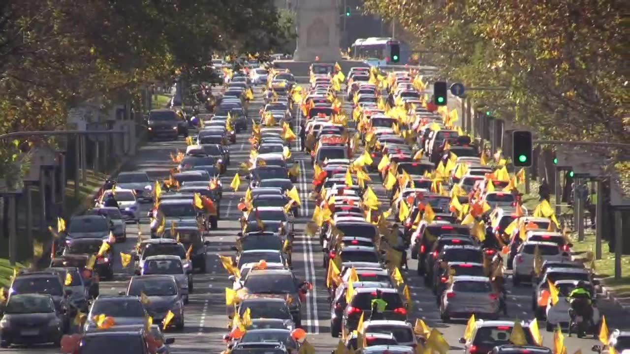 Wielki protest samochodowy w Madrycie. Hiszpanie sprzeciwiają się działaniom rządu