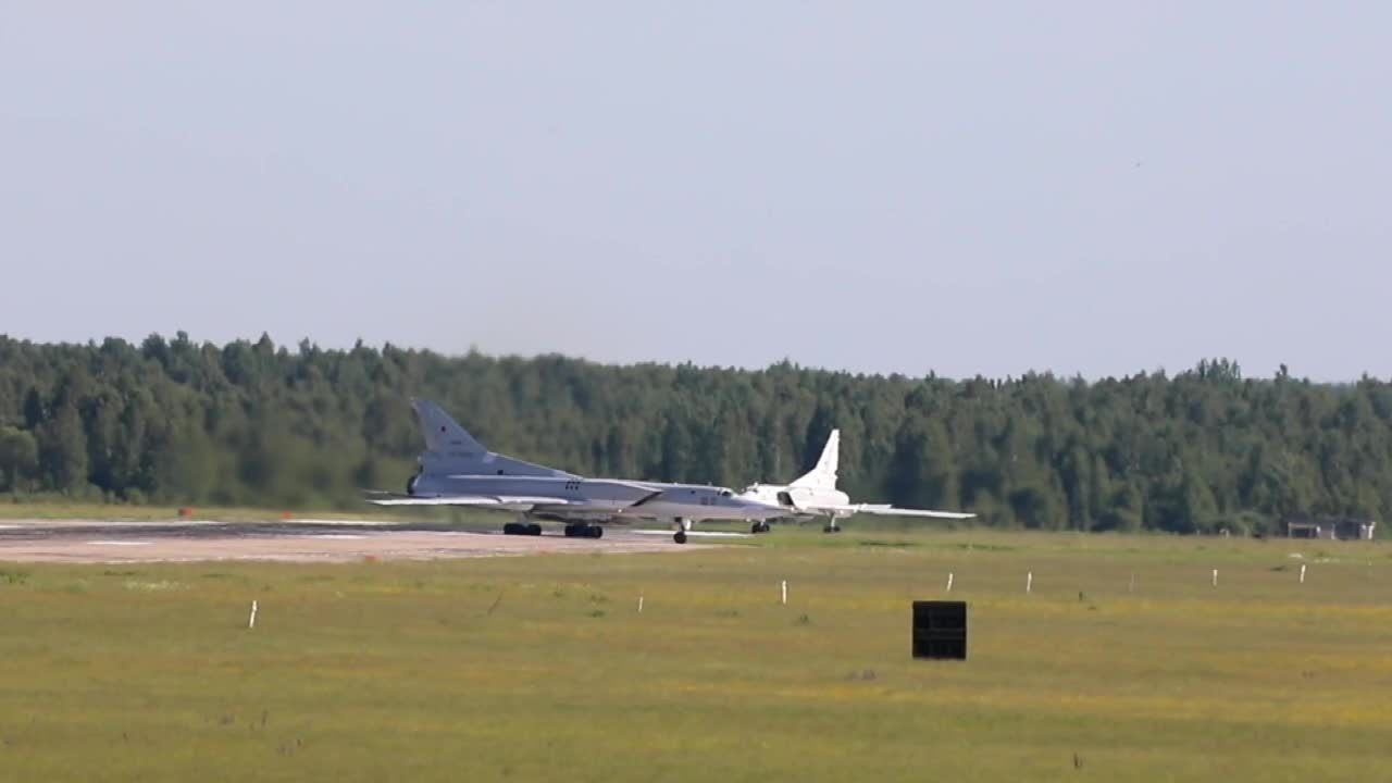 Rosyjskie bombowce bombardują poligon na Białorusi. Wspólne manewry “Słowiańskie Braterstwo”