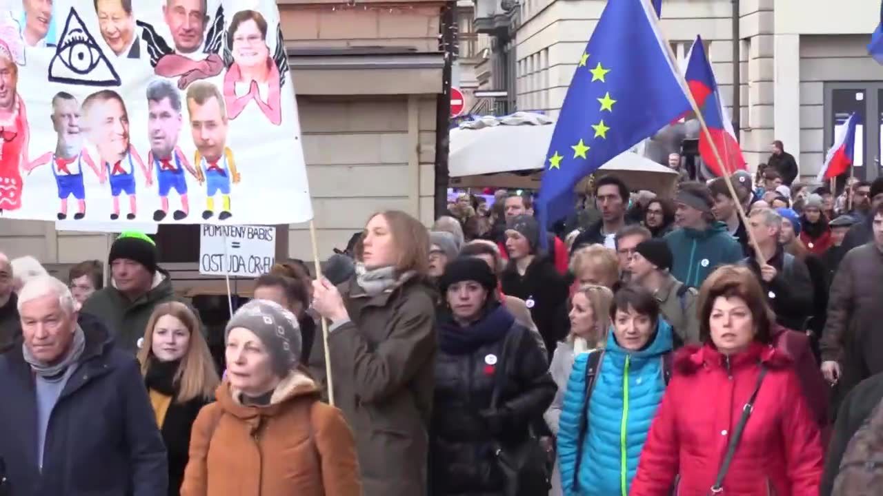 Protest w Pradze przeciwko premierowi Czech. Demonstranci domagają się jego dymisji