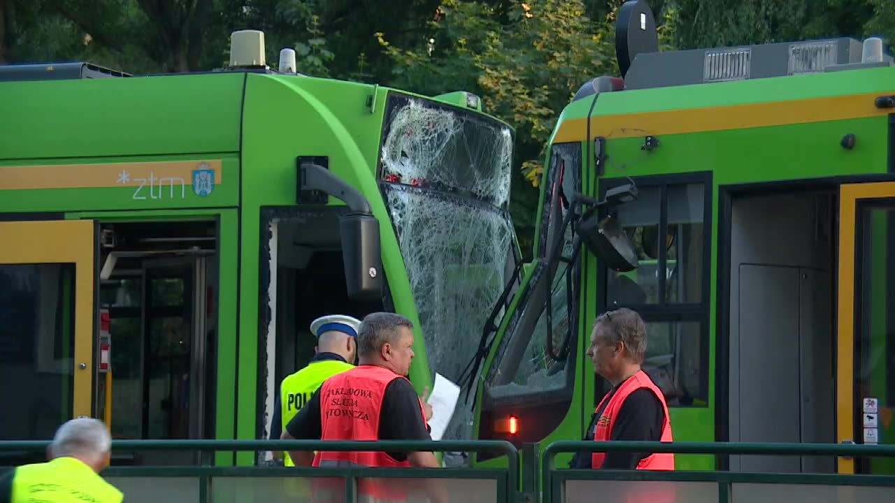 Zderzenie tramwajów i samochodu w Poznaniu. Kilka osób poszkodowanych