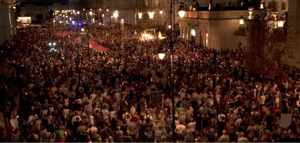 “Łańcuchy Światła” znów zapłonęły w wielu miejscach Polski