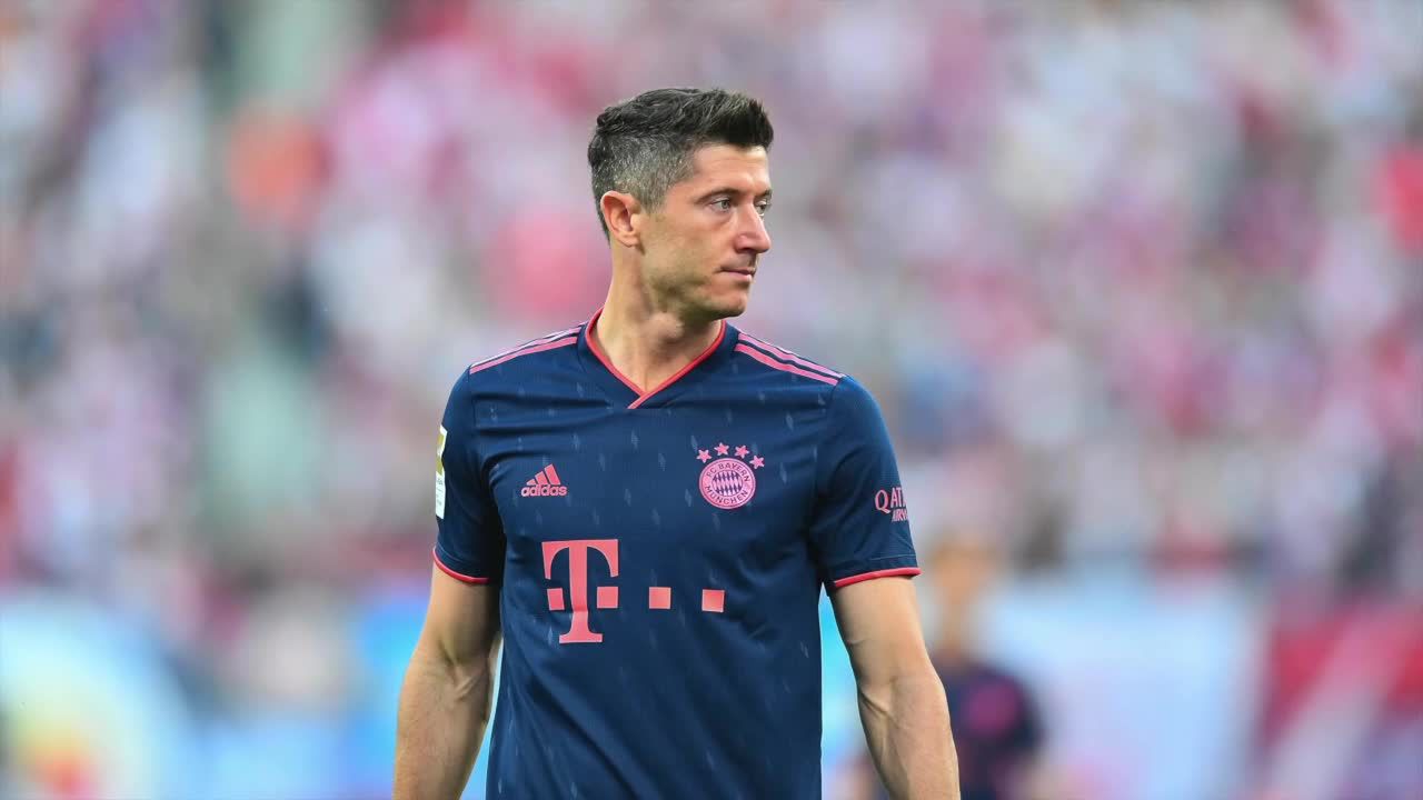 “Lewy” kosmita! Kolejne rekordy Polaka.