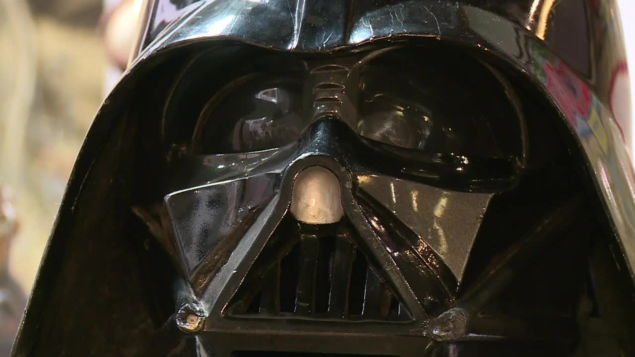 Hełm Dartha Vadera i okulary Harry’ego Pottera na aukcji w Los Angeles. „Ceny pobiją wszystkie rekordy”