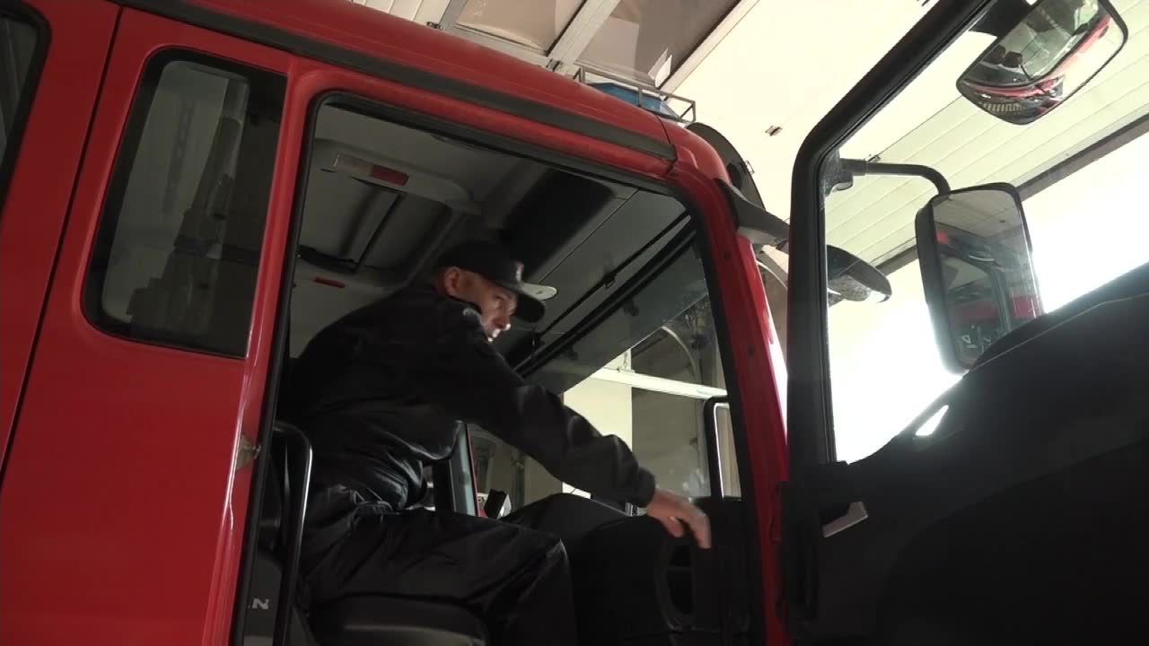 Strzały z wiatrówki do wozu strażackiego w Lubaniu? Sprawę bada policja