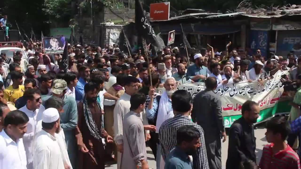 Antyindyjska demonstracja w Islamabadzie. W manifestacji wziął udział szef MSZ Pakistanu