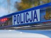 POLICJANCI RUSZYLI NA POMOC 3-LATKOWI, KTÓRY CHODZIŁ PO PARAPECIE