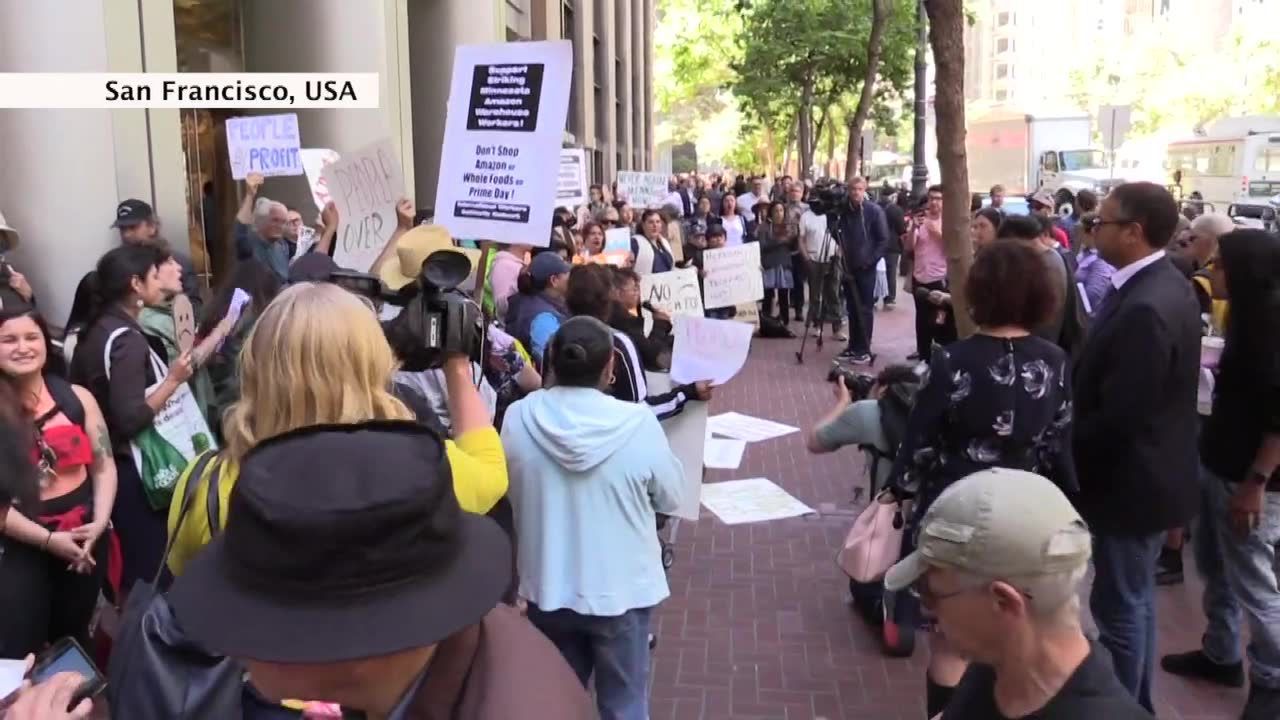 Pracownicy Amazona protestowali w dniu corocznej wyprzedaży