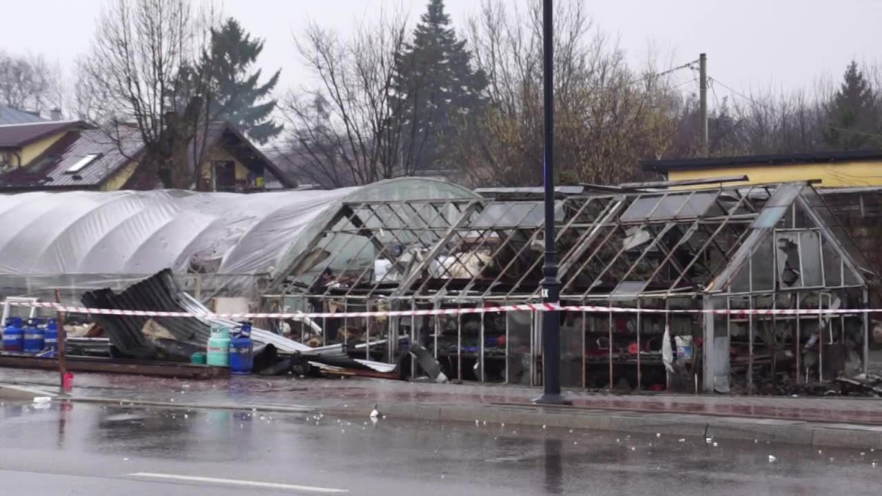 Wybuch gazu zniszczył dom jednorodzinny i szklarnie w Suwałkach