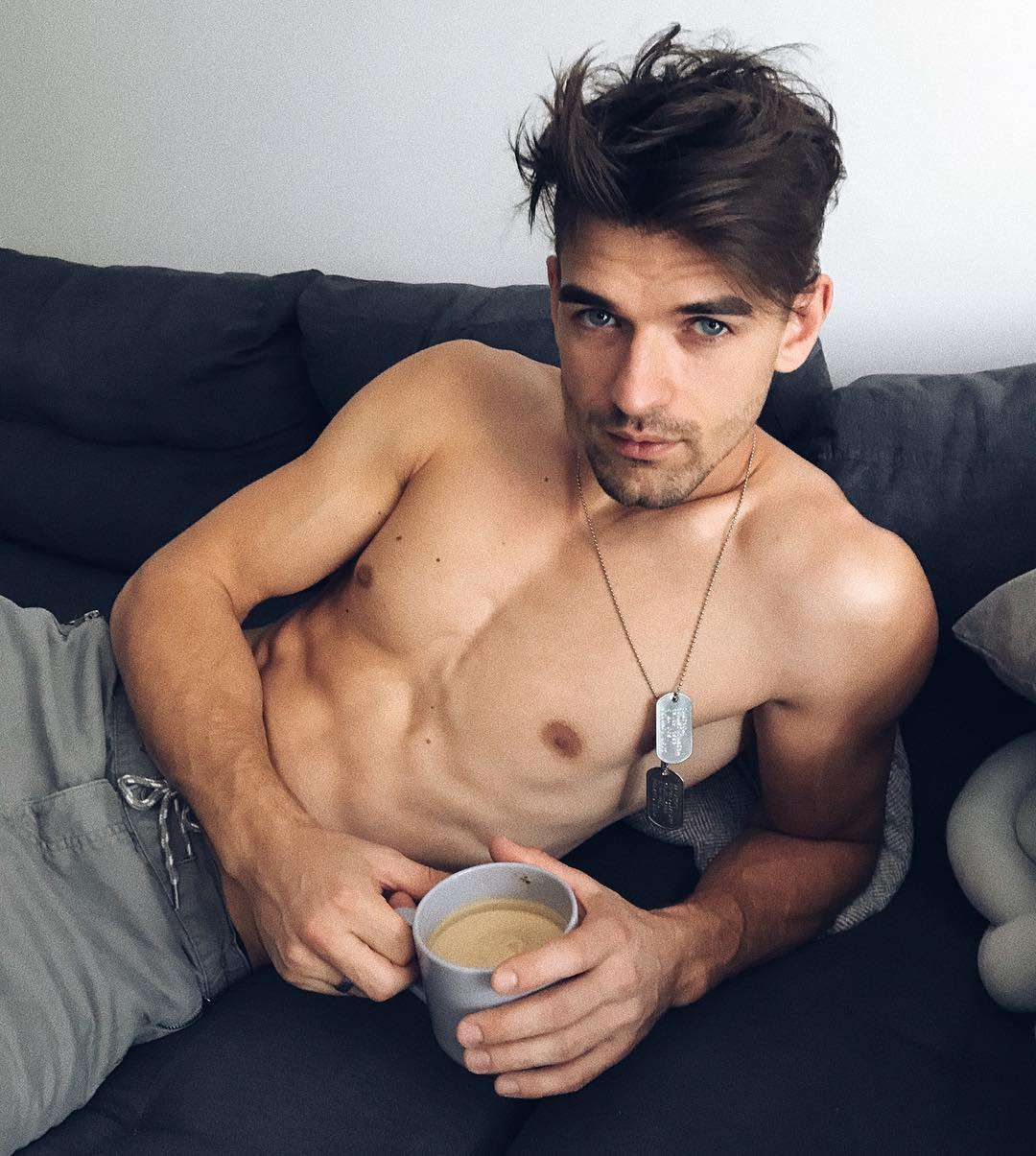 Tomasz Zarzycki bez koszulki