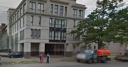 Koktajlami Mołotowa w „fabrykę trolli”. Zaatakowali rosyjską machinę propagandową