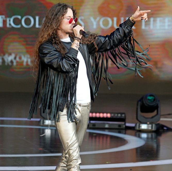 Michał Szpak w Opolu: wygrał SuperJedynkę 2016, został SuperArtystą