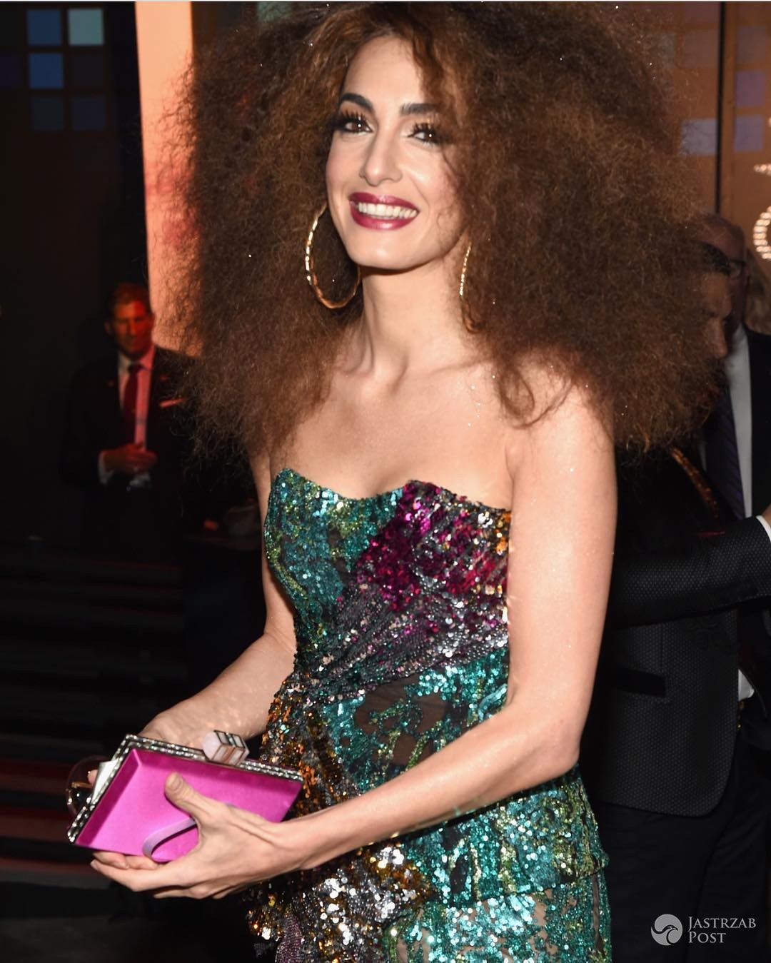 Amal Clooney jako Gloria Estefan (Halloween 2017)