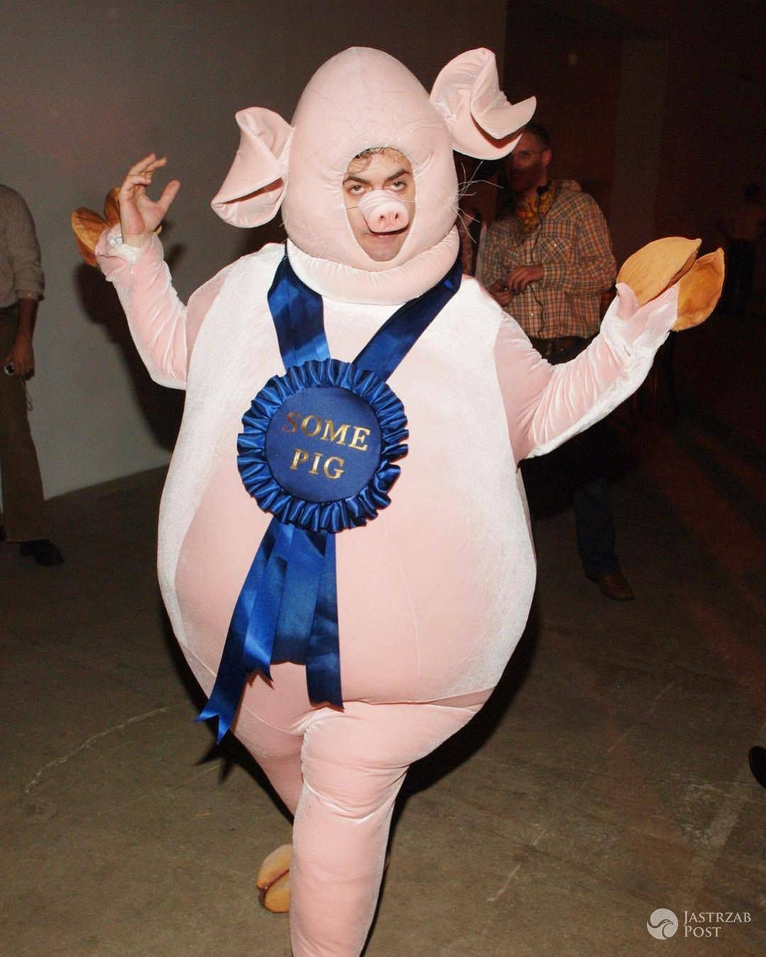 Marc Jacobs jako prosiaczek z filmu „Charlotte’s Web„ (Halloween 2017)