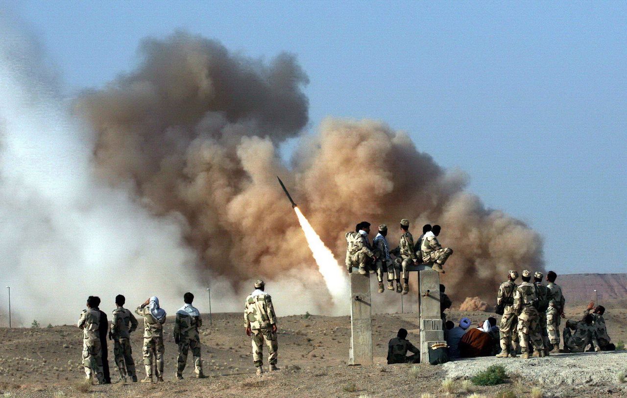 Irak. Co najmniej 13 pocisków spadło na bazę amerykańskich wojsk