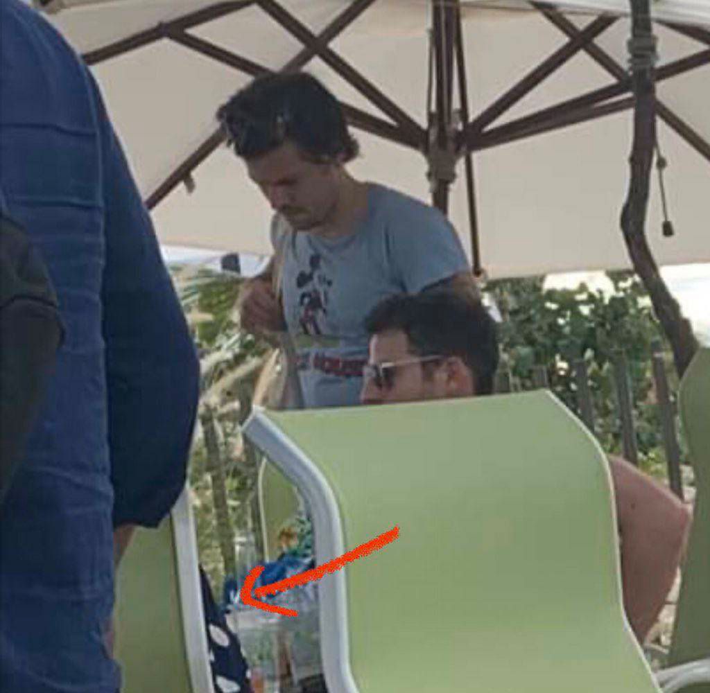 Adele z przyjaciółmi na plaży na Karaibach