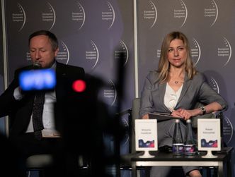 Na etacie wytrzymują trzy miesiące. Firmy pilnie poszukują pracowników