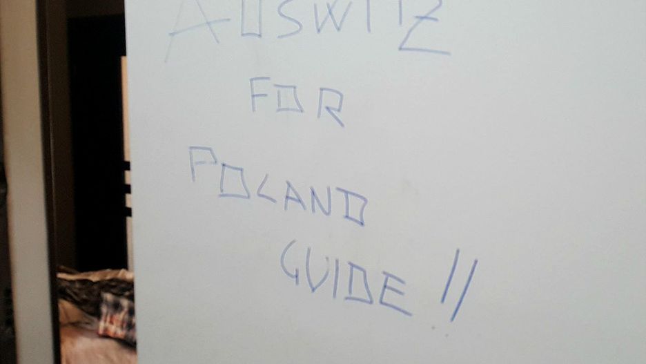 Taki napis pojawił się obok mieszkania Włocha