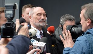 PO po raz kolejny chce odwołać Macierewicza. Podpisy zebrane