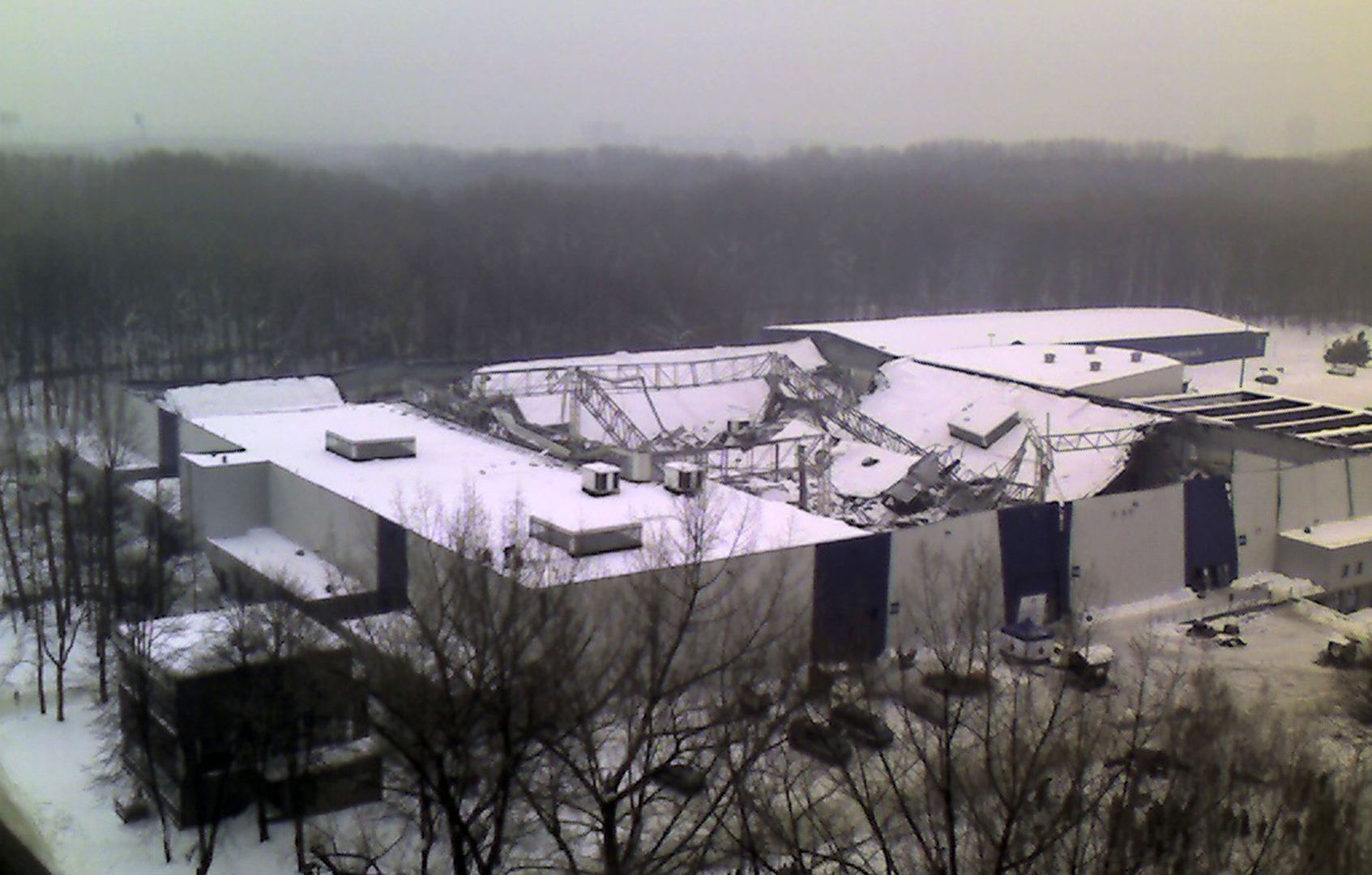 Hala MTK przy granicy Katowic i Chorzowa zawaliła się 28 stycznia 2006 r. 