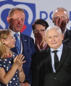 Sondaż: Wyborcy PiS głosują za programem. Wyborcy KE za wizją Polski i przeciw PiS