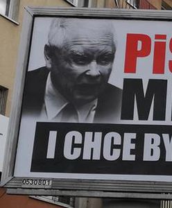 Partia Kaczyńskiego odpowiada na billboardy PO. "PiS odebrał miliony złodziejom"
