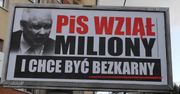 Partia Kaczyńskiego odpowiada na billboardy PO. "PiS odebrał miliony złodziejom"
