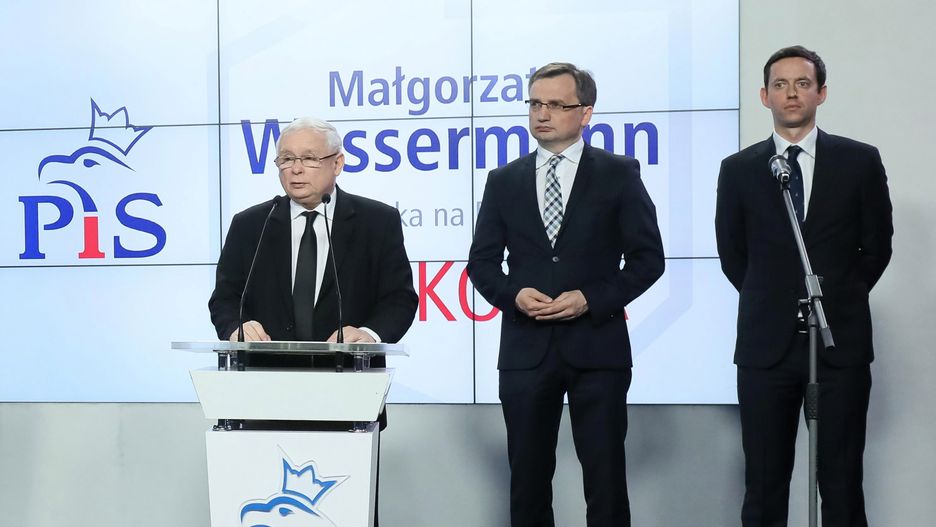 Jarosław Kaczyński prezentuje kandydatów Zjednoczonej Prawicy na prezydentów dużych miast. 26 kwietnia 2018 r.