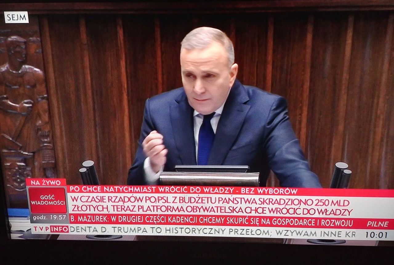 "Paskowy" TVP Info wygrał ten dzień. Jego "dzieła" przyćmiły wystąpienie Beaty Szydło