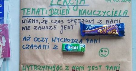Kwiaty na Dzień Nauczyciela to nuda. Ta laurka to najlepsza rzecz, jaką dziś zobaczycie