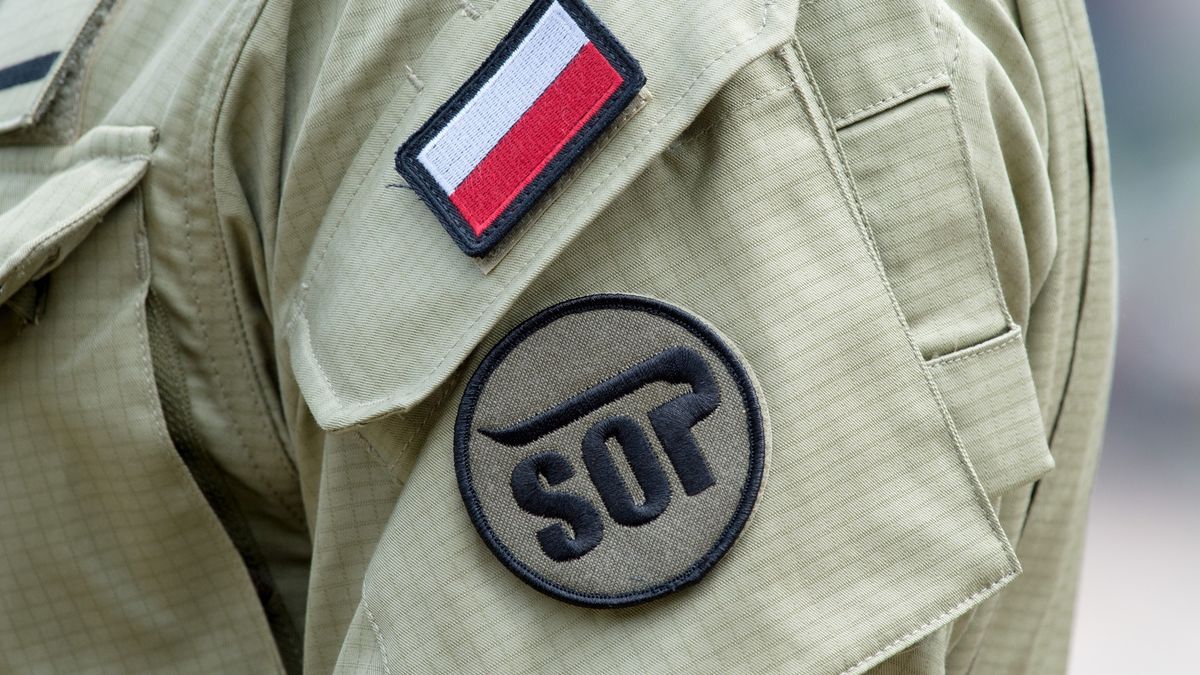 Samochód SOP uderzył w bariery na A2