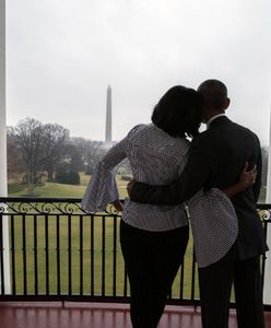 Ostatnie zdjęcie Baracka i Michelle Obamów poruszyło świat