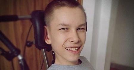 Mateusz Mortka ma mózgowe porażenie dziecięce. Jego życie to ciągła walka o zdrowie