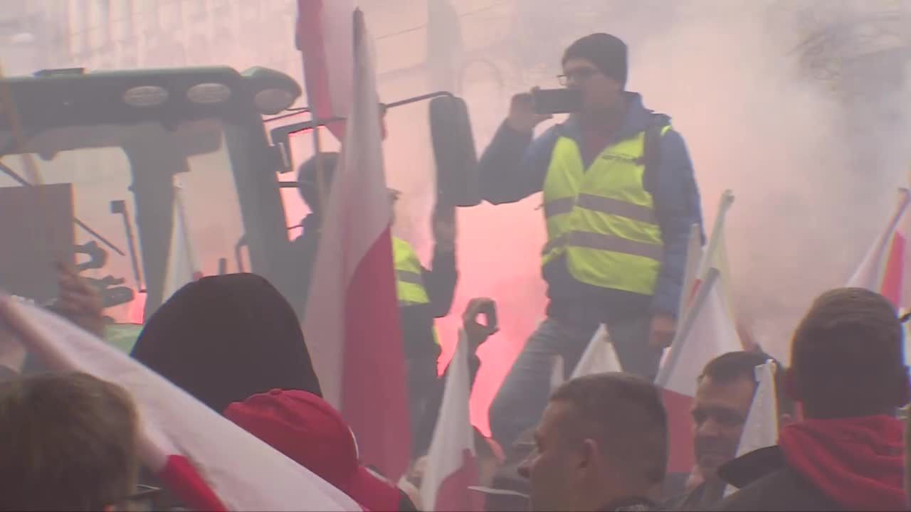 Protest rolników we Wrocławiu. Siedziba Komisji Europejskiej obrzucona jajkami