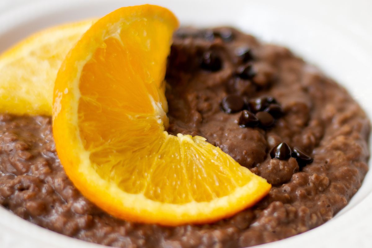 Gingerbread oatmeal: A festive twist for your morning fuel