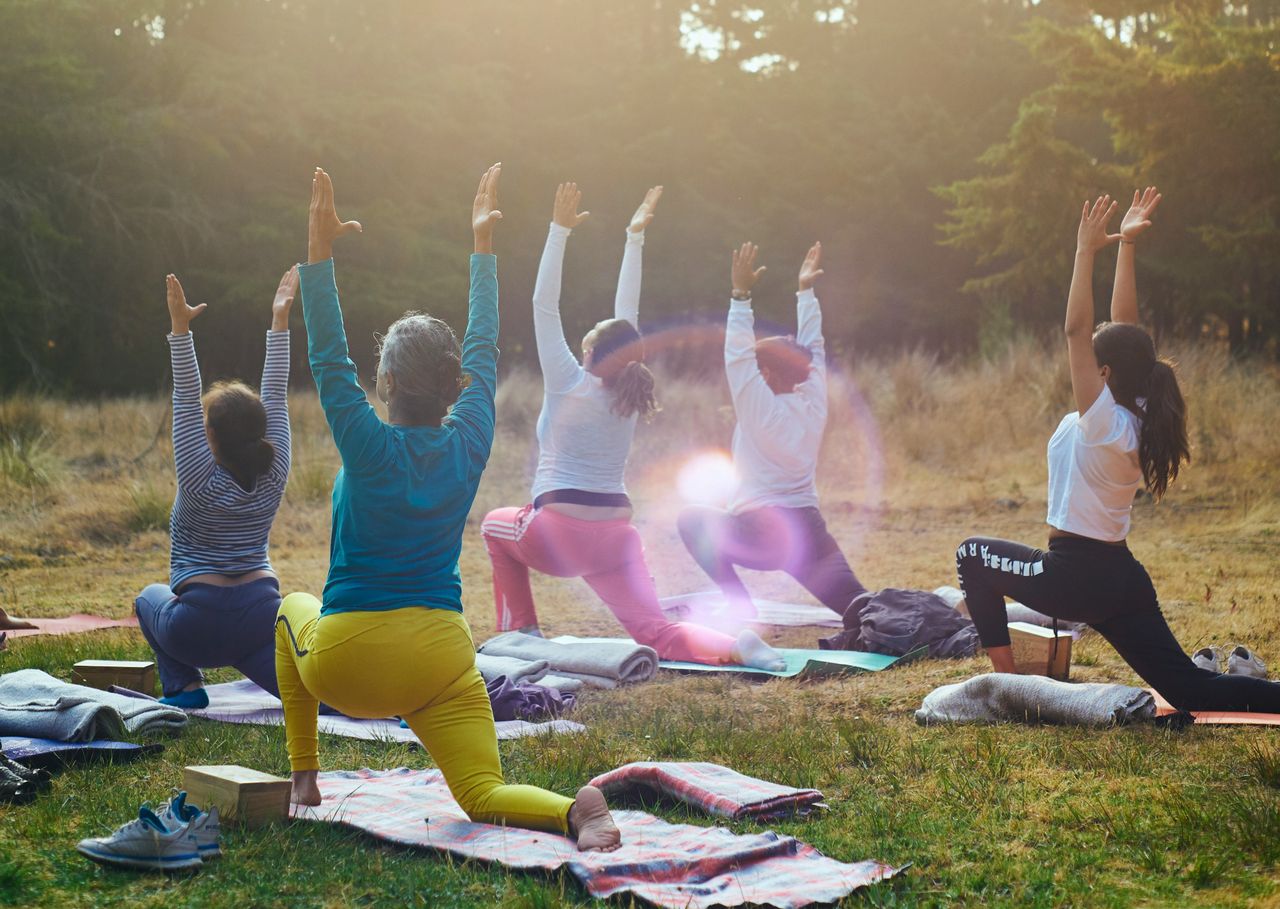 Ekologiczna Joga w Parku Wilsona – sport, zdrowie i natura na zakończenie lata