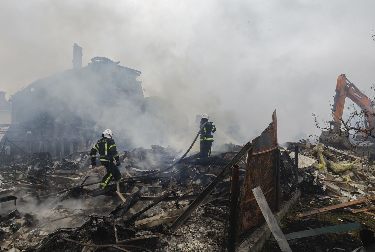 Russian drone surge threatens to overwhelm Ukraine defenses