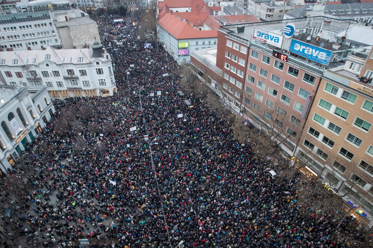 Tysiące osób protestuje na ulicach. Wszystko efektem śmierci dziennikarza
